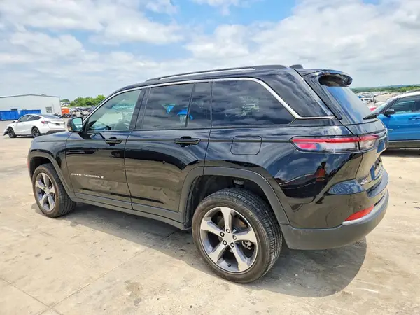 1C4RJHBG0PC565189 2023 JEEP GRAND CHEROKEE - Image 2