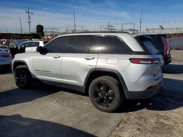 1C4RJHBG0PC668726 2023 JEEP GRAND CHEROKEE - Image 2
