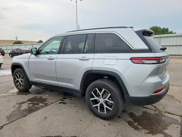 1C4RJHBG0RC260892 2024 JEEP GRAND CHEROKEE - Image 2