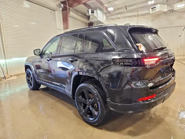 1C4RJHBG1PC507060 2023 JEEP GRAND CHEROKEE - Image 2