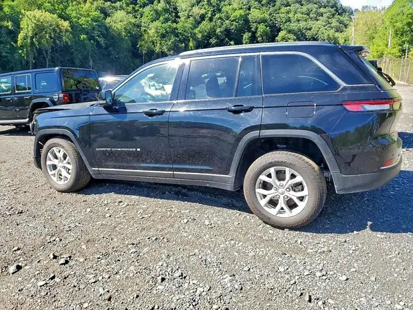 1C4RJHBG1PC640949 2023 JEEP GRAND CHEROKEE - Image 2
