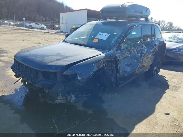 1C4RJHBG1PC667326 2023 JEEP GRAND CHEROKEE - Image 2