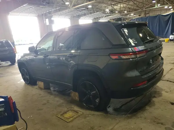 1C4RJHBG1RC704488 2024 JEEP GRAND CHEROKEE - Image 2