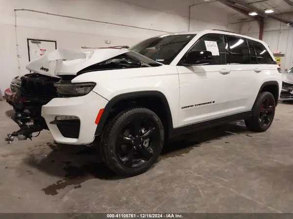 1C4RJHBG1RC715670 2024 JEEP GRAND CHEROKEE - Image 2