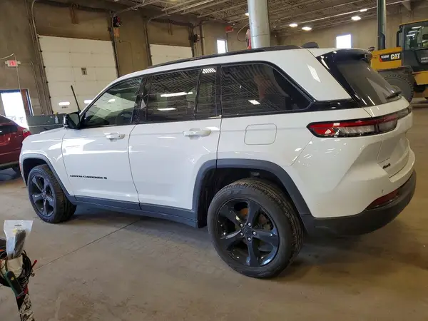 1C4RJHBG2PC500487 2023 JEEP GRAND CHEROKEE - Image 2