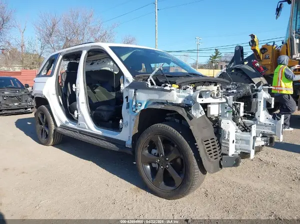 1C4RJHBG2PC521534 2023 JEEP GRAND CHEROKEE - Image 1