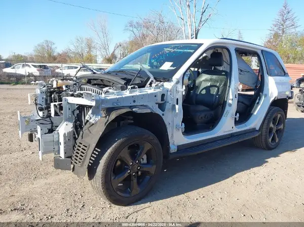 1C4RJHBG2PC521534 2023 JEEP GRAND CHEROKEE - Image 2