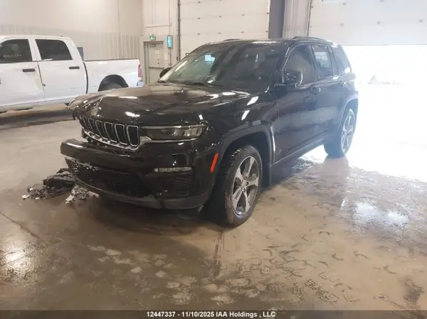 1C4RJHBG2PC526507 2023 JEEP GRAND CHEROKEE - Image 2