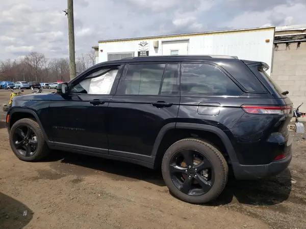 1C4RJHBG2PC565808 2023 JEEP GRAND CHEROKEE - Image 2