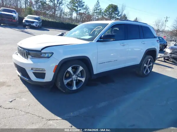 1C4RJHBG2PC566246 2023 JEEP GRAND CHEROKEE - Image 2