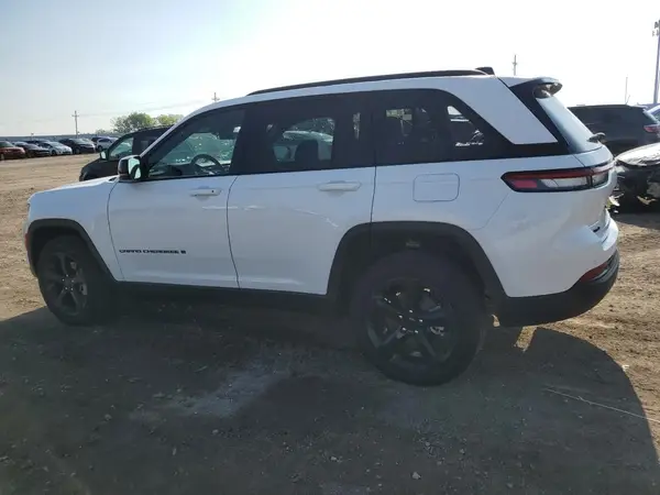 1C4RJHBG2SC289865 2025 JEEP GRAND CHEROKEE - Image 2