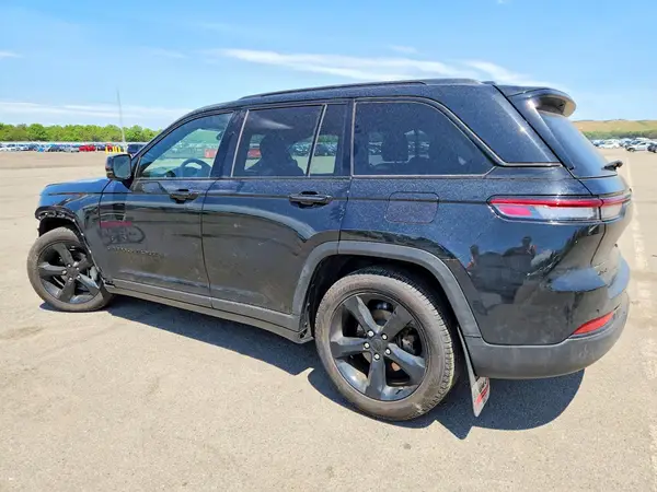 1C4RJHBG2SC312206 2025 JEEP GRAND CHEROKEE - Image 2