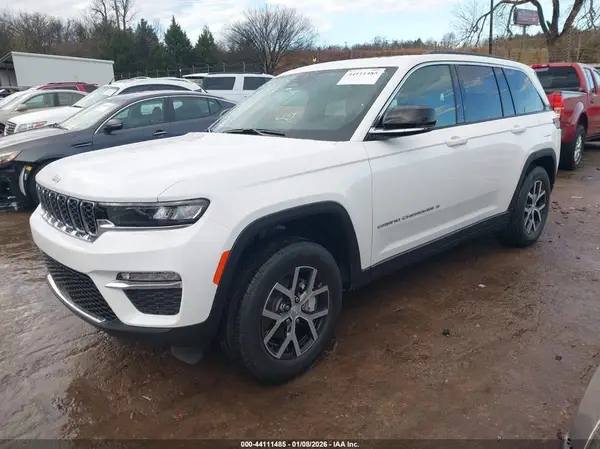 1C4RJHBG2SC338045 2025 JEEP GRAND CHEROKEE - Image 2