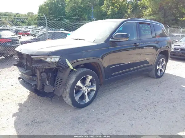 1C4RJHBG3PC516665 2023 JEEP GRAND CHEROKEE - Image 2