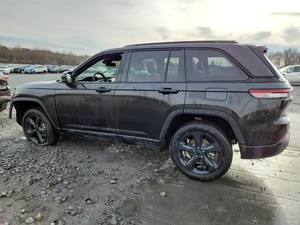 1C4RJHBG3RC236781 2024 JEEP GRAND CHEROKEE - Image 2