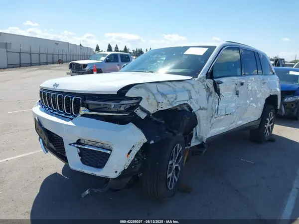 1C4RJHBG3SC311453 2025 JEEP GRAND CHEROKEE - Image 2