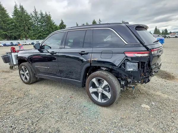 1C4RJHBG3SC374620 2025 JEEP GRAND CHEROKEE - Image 2
