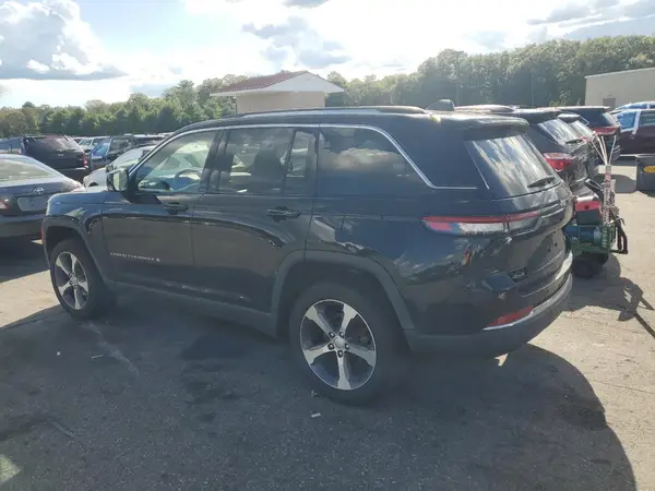 1C4RJHBG4PC529392 2023 JEEP GRAND CHEROKEE - Image 2