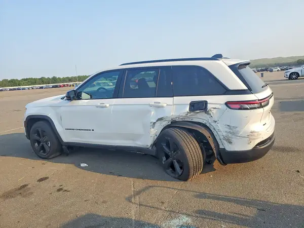 1C4RJHBG4PC531756 2023 JEEP GRAND CHEROKEE - Image 2