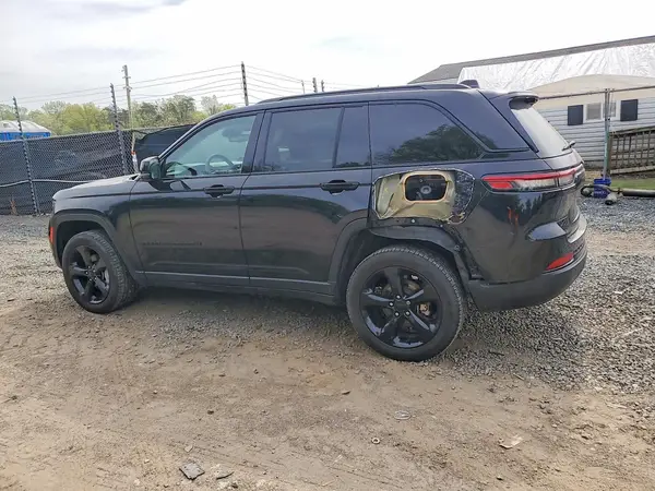 1C4RJHBG4PC532924 2023 JEEP GRAND CHEROKEE - Image 2