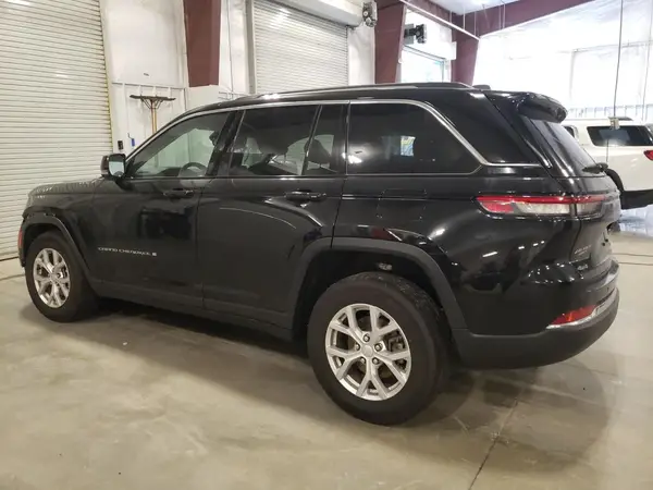 1C4RJHBG5PC531488 2023 JEEP GRAND CHEROKEE - Image 2
