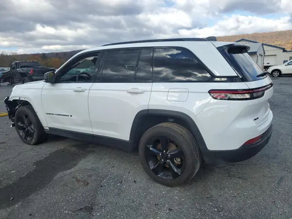 1C4RJHBG5R8514535 2024 JEEP GRAND CHEROKEE - Image 2