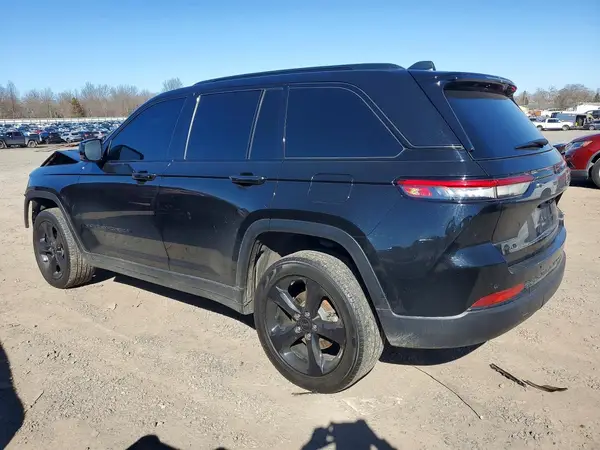 1C4RJHBG5R8944971 2024 JEEP GRAND CHEROKEE - Image 2