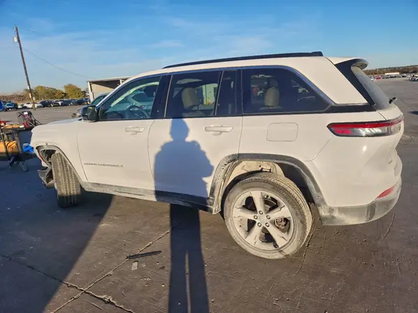1C4RJHBG5RC151733 2024 JEEP GRAND CHEROKEE - Image 2