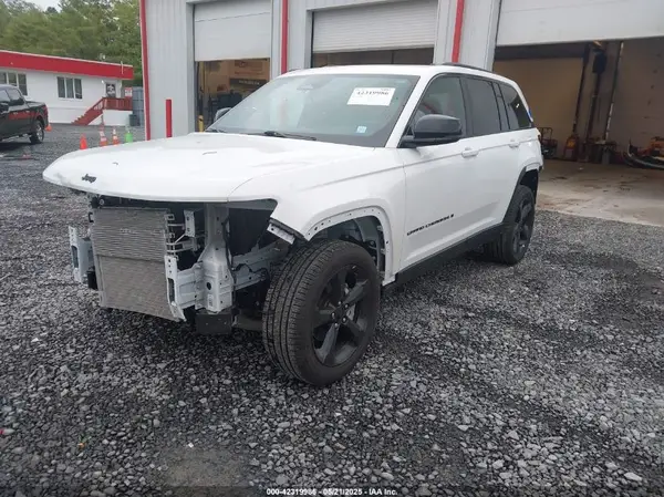 1C4RJHBG5RC232263 2024 JEEP GRAND CHEROKEE - Image 2