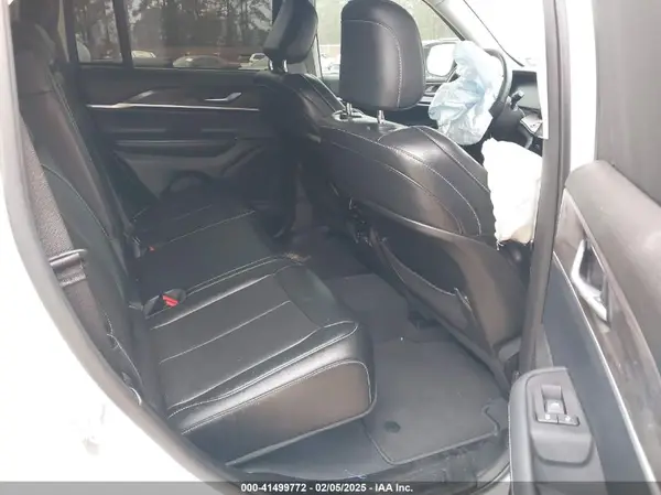 1C4RJHBG6PC533640 2023 JEEP GRAND CHEROKEE - Image 8