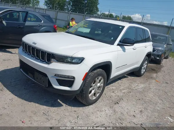 1C4RJHBG6PC539504 2023 JEEP GRAND CHEROKEE - Image 2