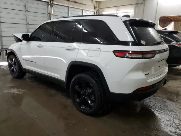 1C4RJHBG6PC559980 2023 JEEP GRAND CHEROKEE - Image 2