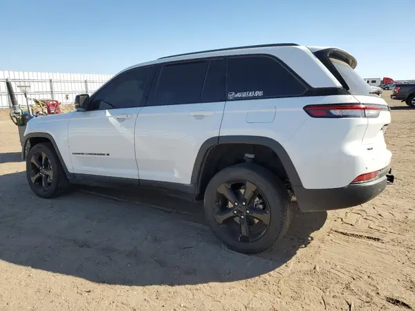 1C4RJHBG6PC575063 2023 JEEP GRAND CHEROKEE - Image 2