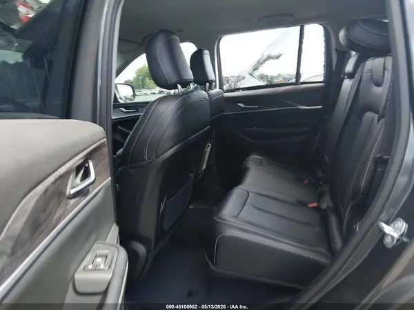 1C4RJHBG6PC607302 2023 JEEP GRAND CHEROKEE - Image 8