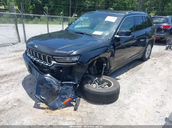 1C4RJHBG6PC641014 2023 JEEP GRAND CHEROKEE - Image 2