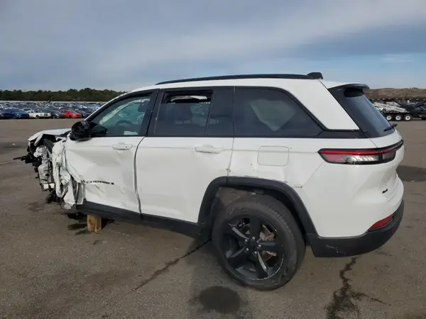 1C4RJHBG6RC260119 2024 JEEP GRAND CHEROKEE - Image 2