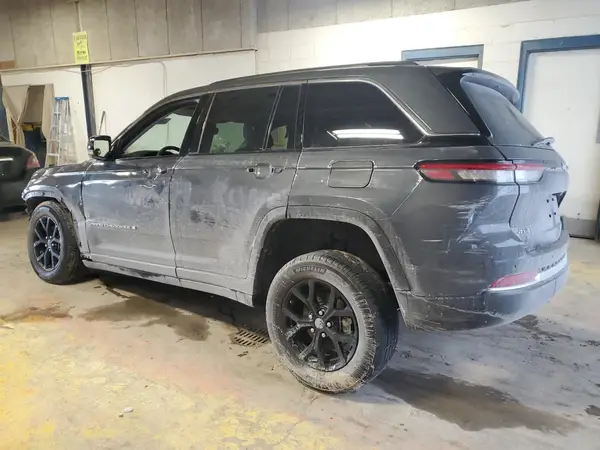 1C4RJHBG7N8610029 2022 JEEP GRAND CHEROKEE - Image 2
