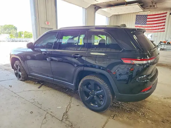 1C4RJHBG7PC515115 2023 JEEP GRAND CHEROKEE - Image 2
