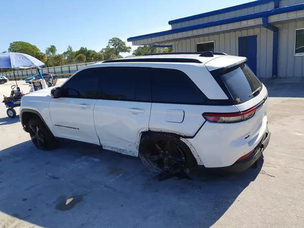 1C4RJHBG7PC528995 2023 JEEP GRAND CHEROKEE - Image 2