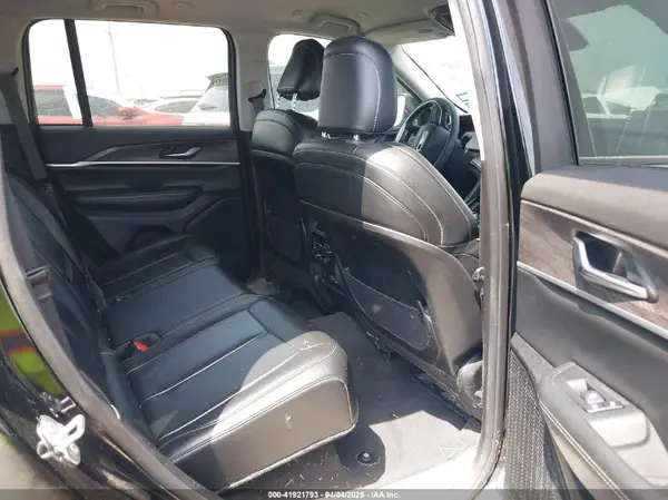 1C4RJHBG7PC529001 2023 JEEP GRAND CHEROKEE - Image 8