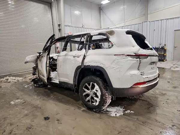 1C4RJHBG7PC662065 2023 JEEP GRAND CHEROKEE - Image 2