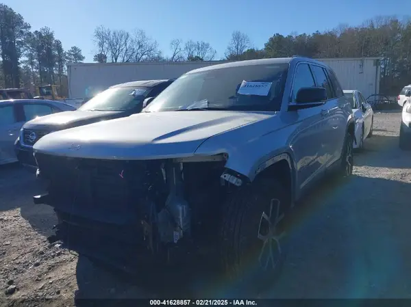 1C4RJHBG7RC109032 2024 JEEP GRAND CHEROKEE - Image 2