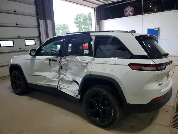 1C4RJHBG7SC283611 2025 JEEP GRAND CHEROKEE - Image 2