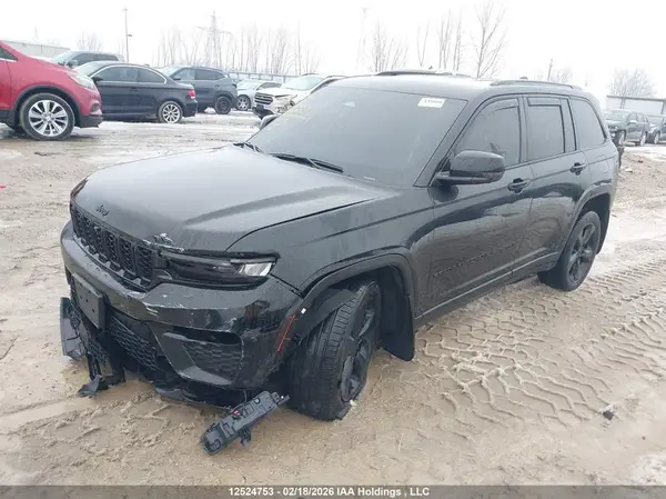1C4RJHBG8PC525913 2023 JEEP GRAND CHEROKEE - Image 2