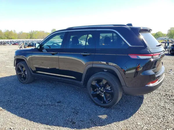 1C4RJHBG8PC562895 2023 JEEP GRAND CHEROKEE - Image 2