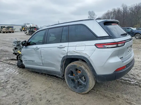 1C4RJHBG8PC586548 2023 JEEP GRAND CHEROKEE - Image 2