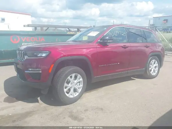 1C4RJHBG8PC643976 2023 JEEP GRAND CHEROKEE - Image 2