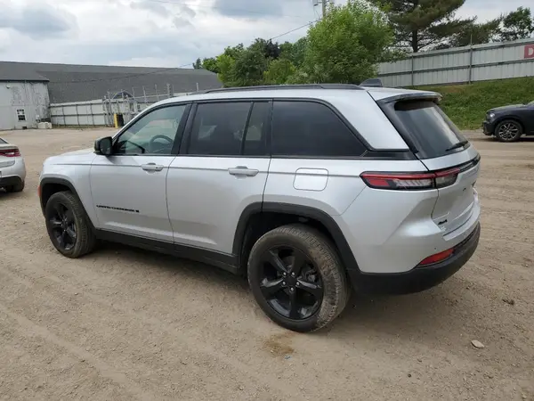 1C4RJHBG8PC658896 2023 JEEP GRAND CHEROKEE - Image 2
