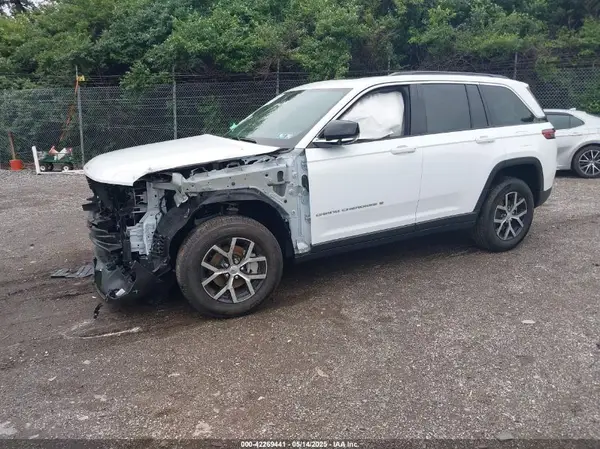 1C4RJHBG8S8628454 2025 JEEP GRAND CHEROKEE - Image 2