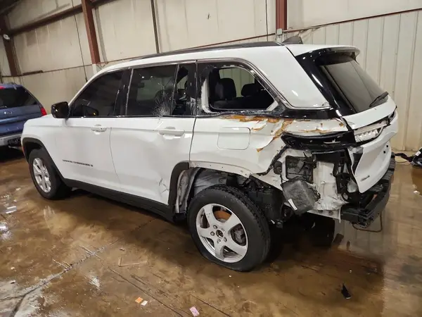 1C4RJHBG9PC517349 2023 JEEP GRAND CHEROKEE - Image 2